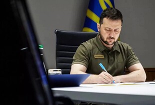 Зеленський увів у дію санкції РНБО проти низки осіб: серед них Арестович та Олешко