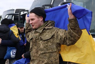 До України повернули з полону ще 300 захисників: Зеленський повідомив про новий обмін полоненими