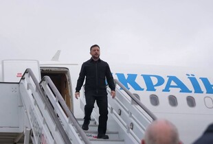 Зеленський прилетів у Лондон (відео)