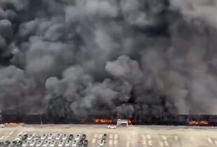 У Китаї на паркінгу BYD виникла масштабна пожежа (відео)