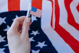 США забороняють імпорт низки товарів з Канади