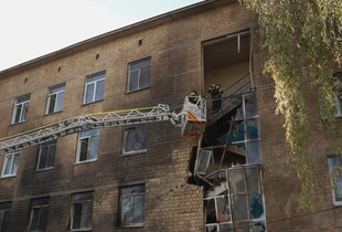 У Києві дрон поцілив в будівлю школи: перші подробиці