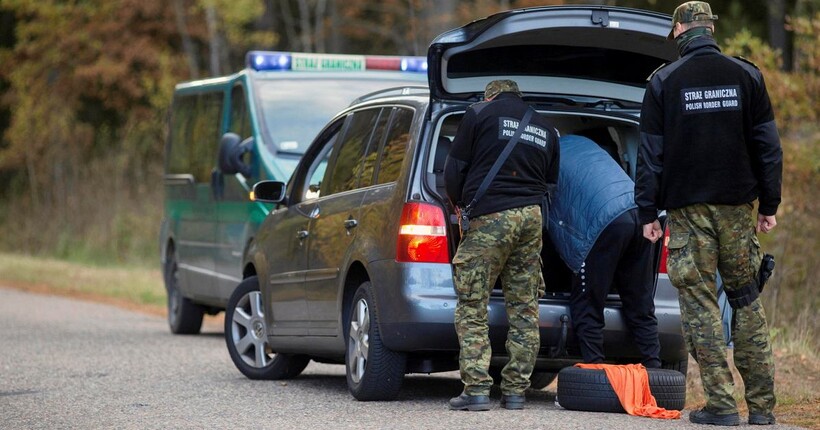 У Польщі заявили про посилення контролю на кордоні з Україною