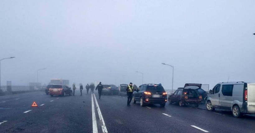 У Львові сталась масштабна ДТП – зіштовхнулися близько 27 авто