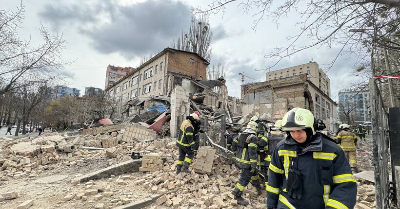 Все було в пилюці: дитина розповіла про свою реакцію на ракетну атаку по Києву